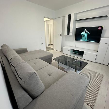 Apartament Ultra Central 3 Leilighet Hunedoara Eksteriør bilde