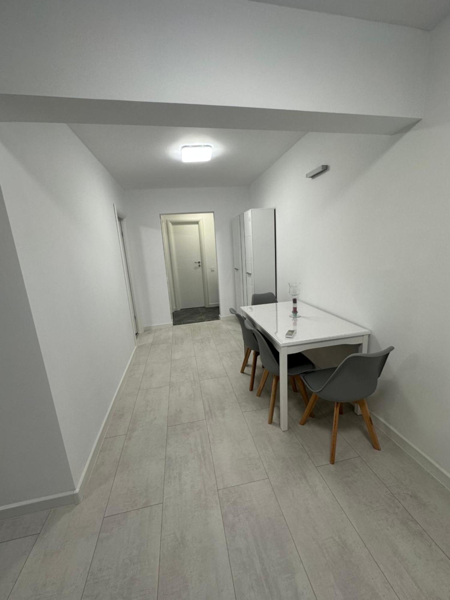 Apartament Ultra Central 3 Leilighet Hunedoara Eksteriør bilde