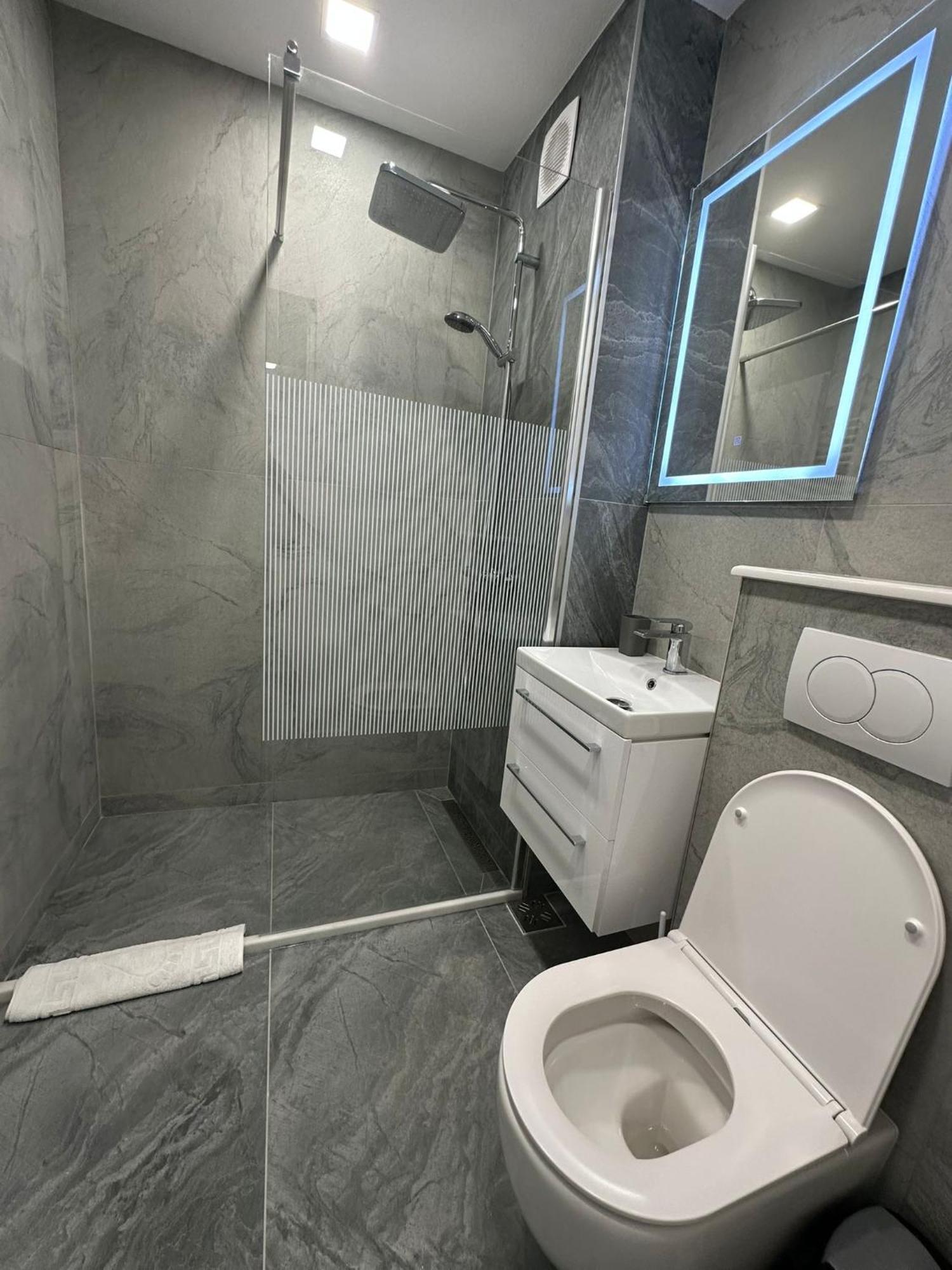 Apartament Ultra Central 3 Leilighet Hunedoara Eksteriør bilde