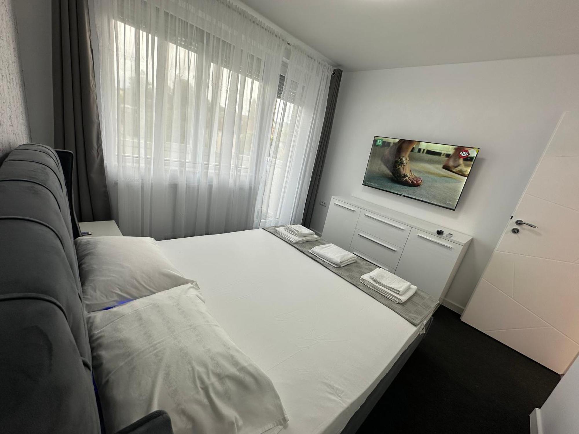 Apartament Ultra Central 3 Leilighet Hunedoara Eksteriør bilde