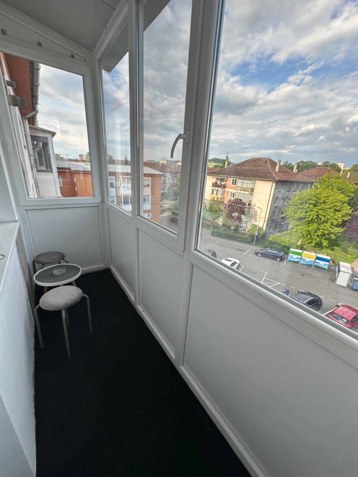 Apartament Ultra Central 3 Leilighet Hunedoara Eksteriør bilde
